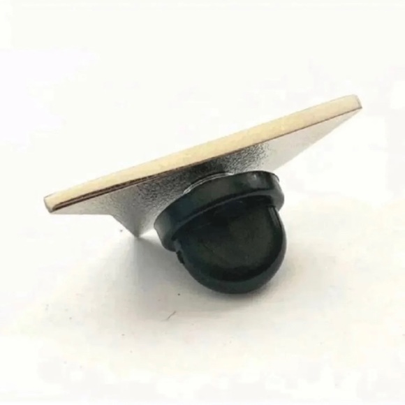 lRoc Nation Paper Plane Pin - USA Flag Red/White/Blue - Picture 3 of 4